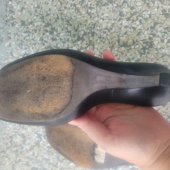 Donald J. Pliner Women's Brown Sandals - Picture 6 of 9